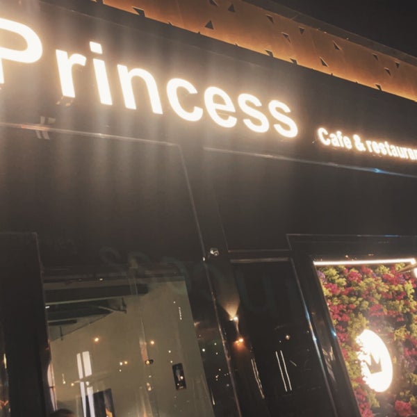 Снимок сделан в Princess Cafe &amp; Restaurant- Point 6 пользователем N A I F 4/13/2022