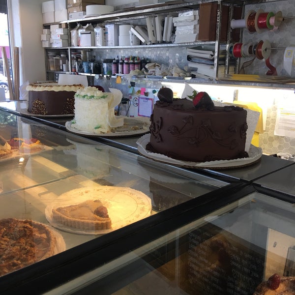 Photo taken at Sweet Lady Jane Bakery by Linus L. on 8/13/2018