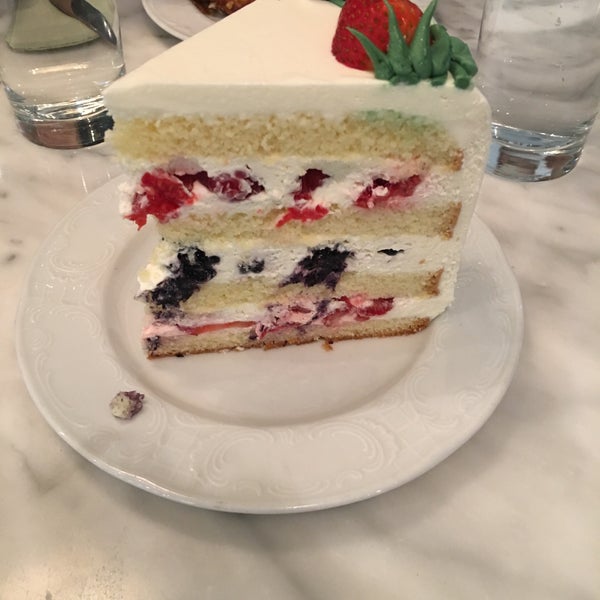 Photo taken at Sweet Lady Jane Bakery by Linus L. on 8/21/2018