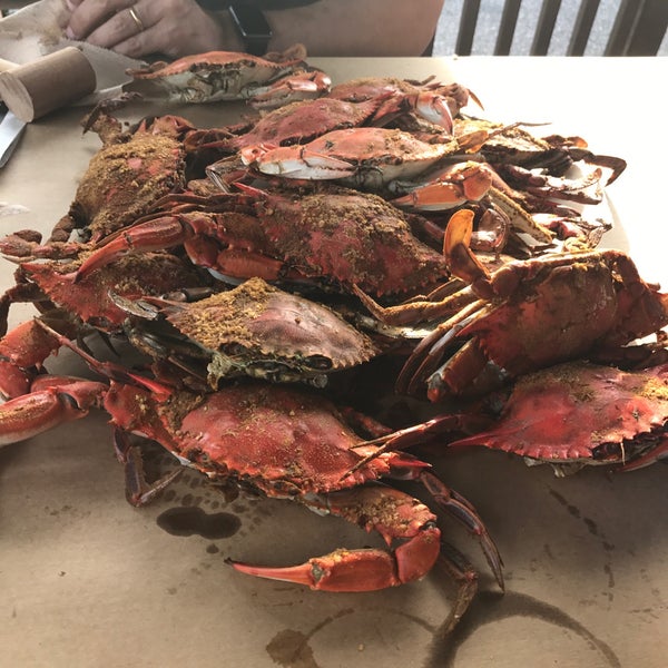 6/22/2017 tarihinde Luciana P.ziyaretçi tarafından Captain James Landing - Restaurant and Crab House'de çekilen fotoğraf