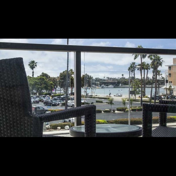 Perfect stay: new , clean, wide space, friendly staff and good location next to marina & the beach. $50 massage treatment in the corner on the main opposite street.
