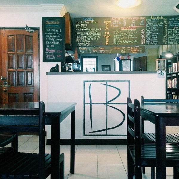 Das Foto wurde bei Bintana Coffee House von Austine Rose V. am 10/26/2015 aufgenommen