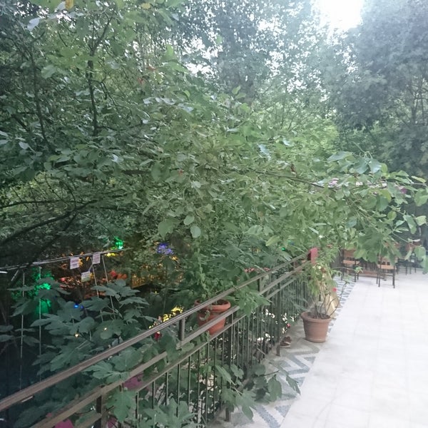 Photo taken at Yuvarlakçay Çınar Restaurant&amp;Butik Otel by Gözde D. on 7/27/2018