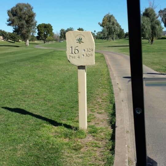 Foto diambil di Continental Golf Course oleh Chris S. pada 3/9/2014