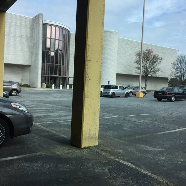 H and clearance m northlake mall