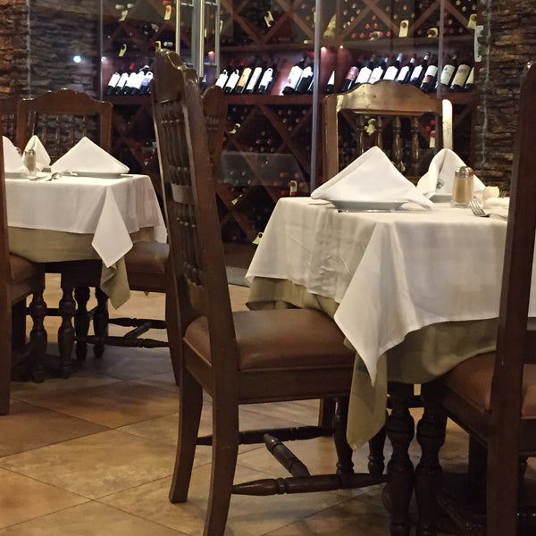 10/29/2015 tarihinde Alejandro N.ziyaretçi tarafından La Siesta Restaurant Bar'de çekilen fotoğraf