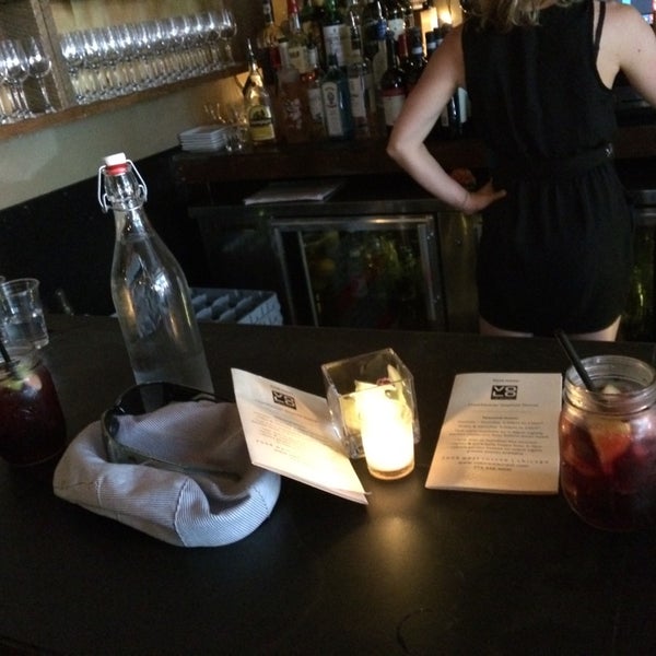 Das Foto wurde bei Volo Restaurant Wine Bar von Cyndie C. am 8/9/2014 aufgenommen