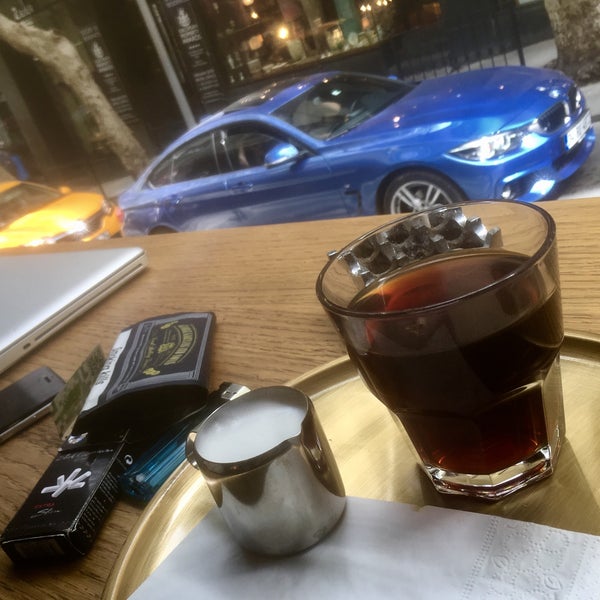 4/16/2018にErin Aslı Ö.がBORDERLINE Coffeeで撮った写真