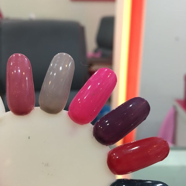 JJ Nail Studio 5 tips from 244 visitors