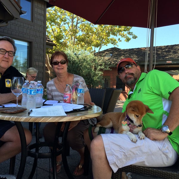 Das Foto wurde bei Girard Winery Tasting Room von Ellen W. am 9/29/2015 aufgenommen