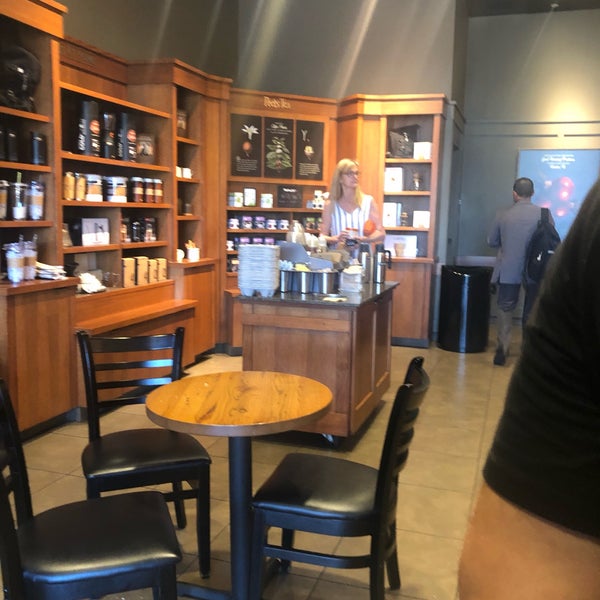 9/21/2019 tarihinde Derek B.ziyaretçi tarafından Peet&#39;s Coffee &amp; Tea'de çekilen fotoğraf