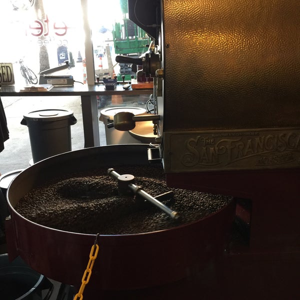 11/23/2015にDerek B.がEternity Coffee Roastersで撮った写真