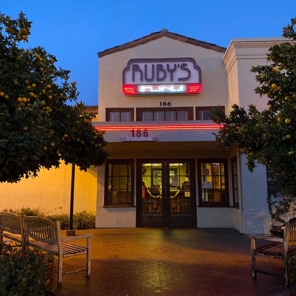 Photo taken at Ruby&#39;s Diner by Derek B. on 12/12/2019