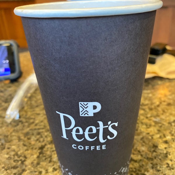 Снимок сделан в Peet&#39;s Coffee &amp; Tea пользователем Derek B. 2/28/2020
