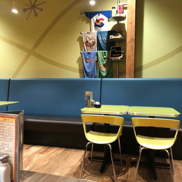 Photo taken at Snooze, an A.M. Eatery by Derek B. on 10/28/2019