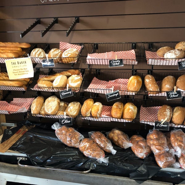 1/4/2020 tarihinde Jonah W.ziyaretçi tarafından The Baker Bakery &amp; Cafe'de çekilen fotoğraf