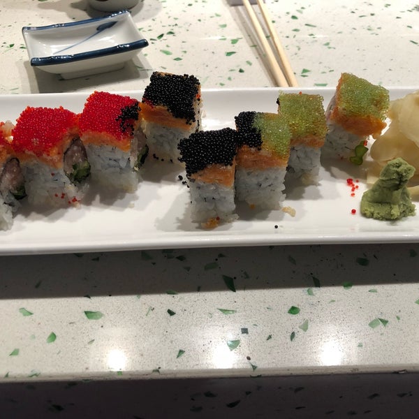 5/17/2018 tarihinde Jonah W.ziyaretçi tarafından Sushi Damo'de çekilen fotoğraf