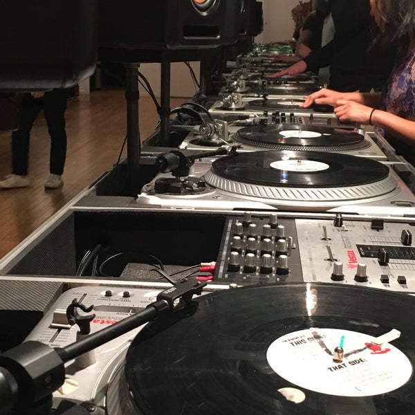 Школа диджеинга. Диджеинг. Диджей экшен 2. Dj academy. Школа диджеинга.