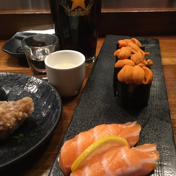 12/5/2016 tarihinde James T.ziyaretçi tarafından Ryoko&#39;s Japanese Restaurant &amp; Bar'de çekilen fotoğraf