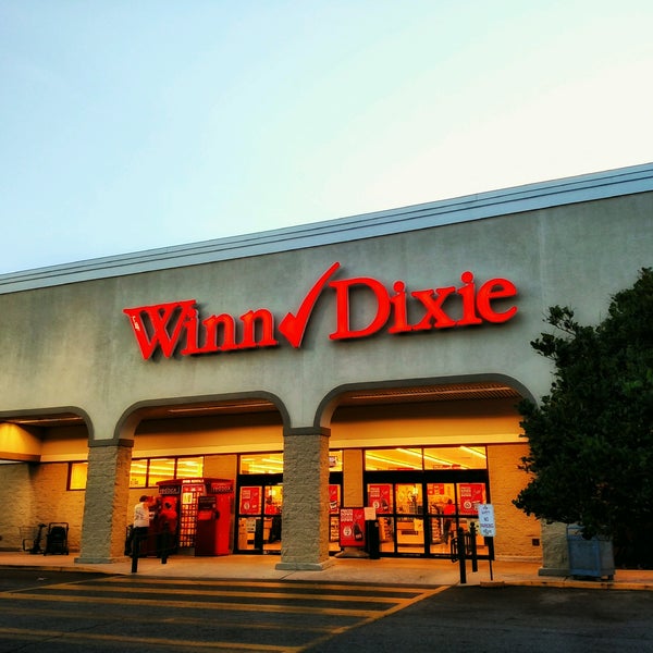 WinnDixie (Now Closed) Grocery Store in Robertsdale