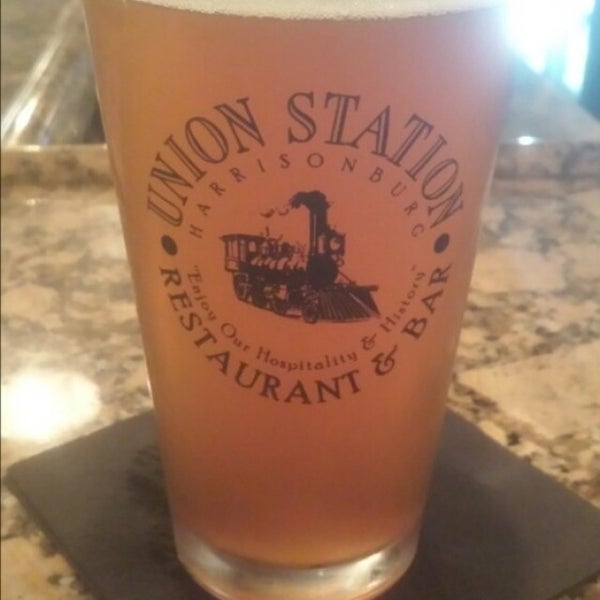 4/18/2015 tarihinde Chris F.ziyaretçi tarafından Union Station Restaurant &amp; Bar'de çekilen fotoğraf