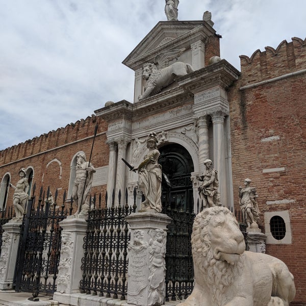 Foto diambil di Arsenale di Venezia oleh Brian M. pada 6/11/2019