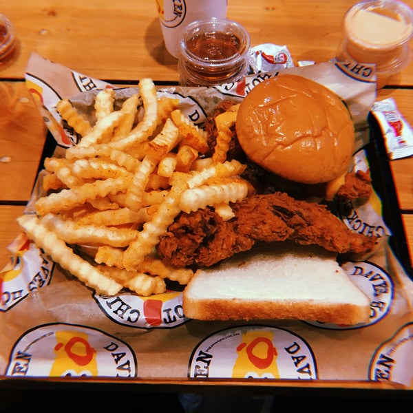 Photo taken at Dave’s Hot Chicken by FHD on 6/17/2019