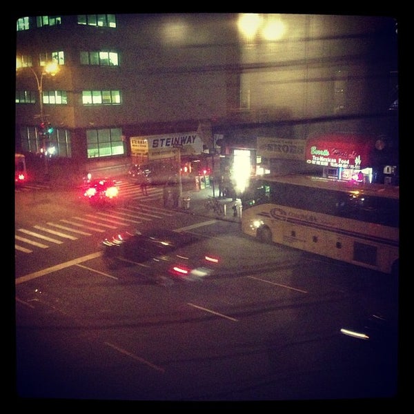 รูปภาพถ่ายที่ Duane Street Hotel โดย Mark T. เมื่อ 11/30/2012