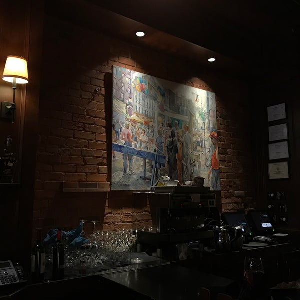 Das Foto wurde bei The Peak City Grill &amp; Bar von Scott B. am 4/3/2017 aufgenommen