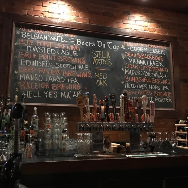 11/7/2017 tarihinde Scott B.ziyaretçi tarafından The Peak City Grill &amp; Bar'de çekilen fotoğraf