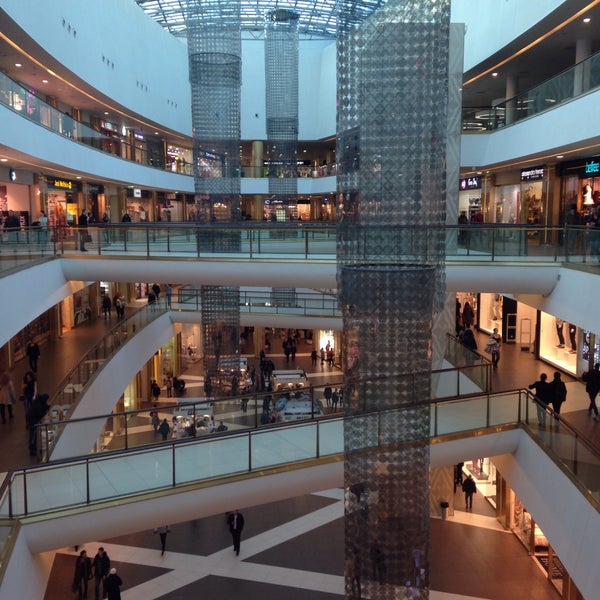 รูปภาพถ่ายที่ Galeria Shopping Mall โดย Romanson🌟 เมื่อ 3/5/2015