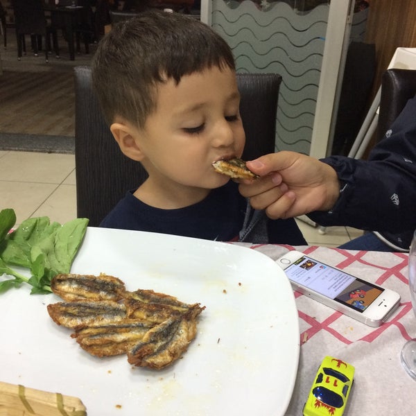 Das Foto wurde bei Balıkkent Restaurant von Balıkkent Kurtköy B. am 9/16/2015 aufgenommen