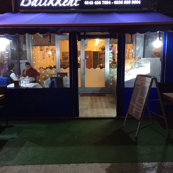 Das Foto wurde bei Balıkkent Restaurant von Balıkkent Kurtköy B. am 1/31/2015 aufgenommen