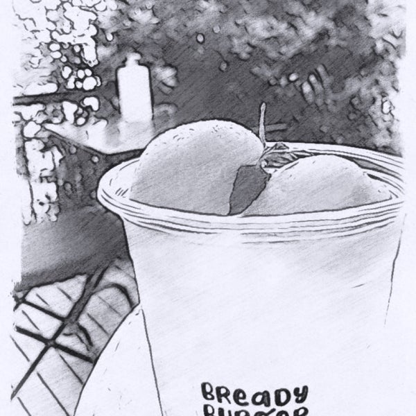 Foto tirada no(a) B&#39;ready Snacks &amp; Bites por Mebrure O. em 6/18/2021