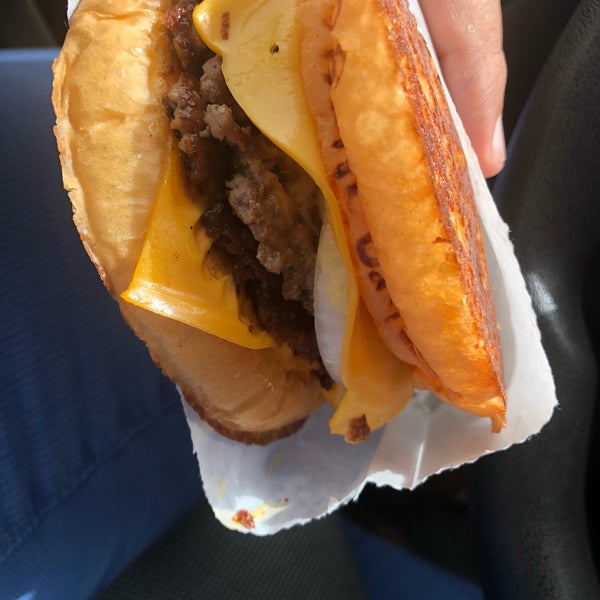 4/27/2019에 almlalki 2.님이 broburger에서 찍은 사진