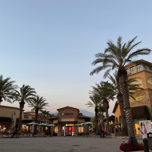 Cabazon Outlet Mall In The Desert . . . great deals! - DesertUSA