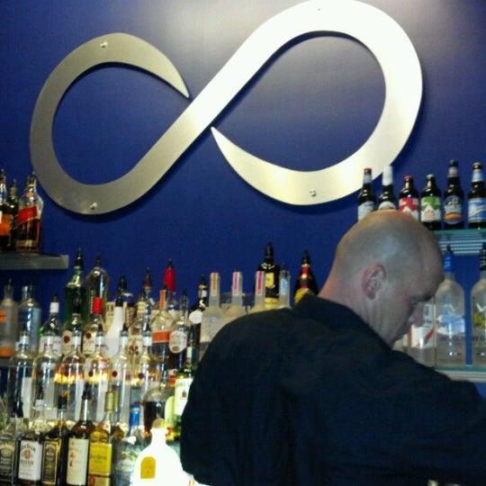9/14/2012 tarihinde Jason R.ziyaretçi tarafından Infinity Lounge'de çekilen fotoğraf