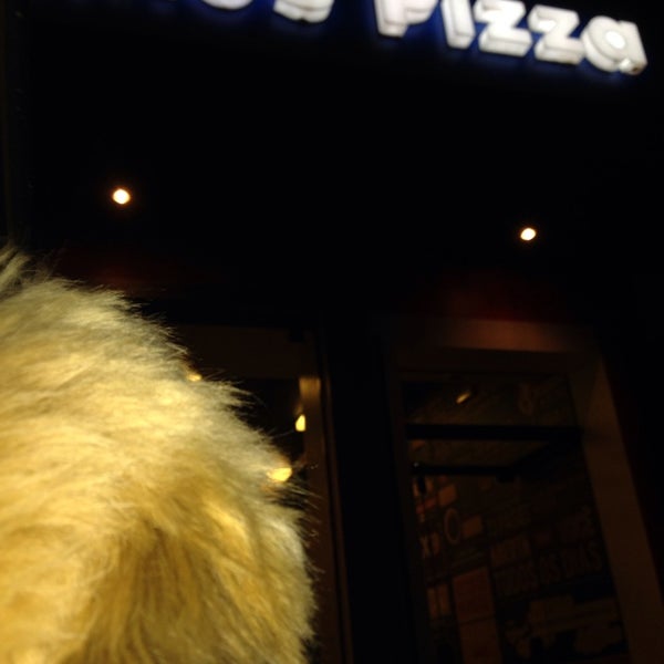 Photo prise au Domino&#39;s Pizza par Rachel B. le7/25/2014