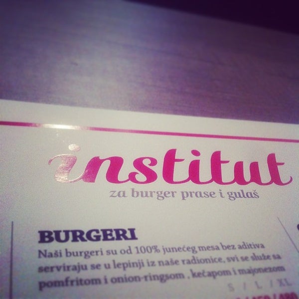 รูปภาพถ่ายที่ Institut za burger, prase i gulaš โดย Viktor เมื่อ 2/21/2014