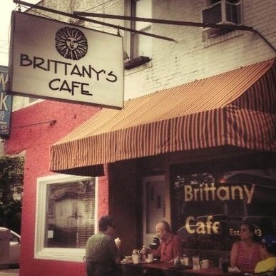 Foto scattata a Brittany Cafe da Brittany Cafe il 8/8/2014