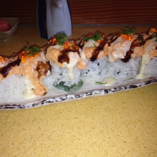 รูปภาพถ่ายที่ Umi Sushi Boat โดย Ruby R. เมื่อ 5/11/2013