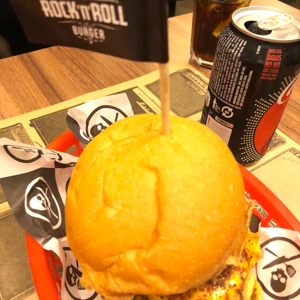 Foto diambil di Rock &#39;n&#39; Roll Burger oleh Igor A. pada 3/24/2018
