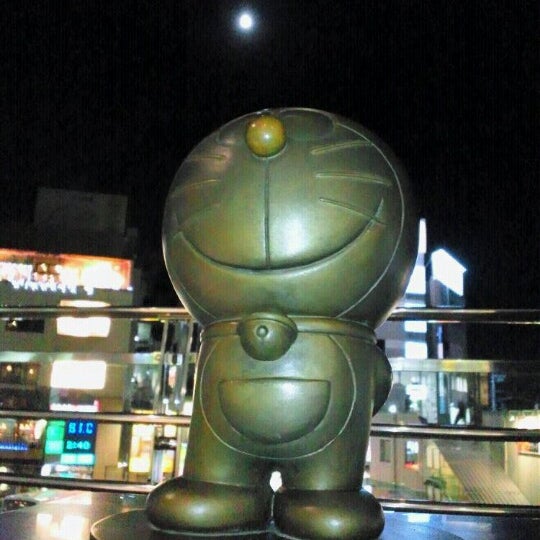 登戸駅 ドラえもん像 多摩区 川崎市 神奈川県 登戸駅 ドラえもん像 多摩区 川崎市 神奈川県