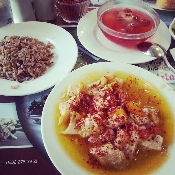 Kısmet Lokantası Urlalı Hasan Usta 2107 ziyaretçidan 106 tavsiye