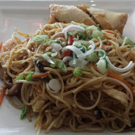 Good daily dishes (lunch specials) at very affordable prices. Quick service. This is one of the noodles dishes (Pad Thai I think).