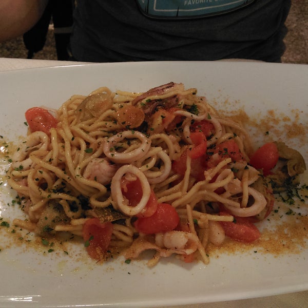 Great, fresh pasta and friendly service. Definitely a place to go!