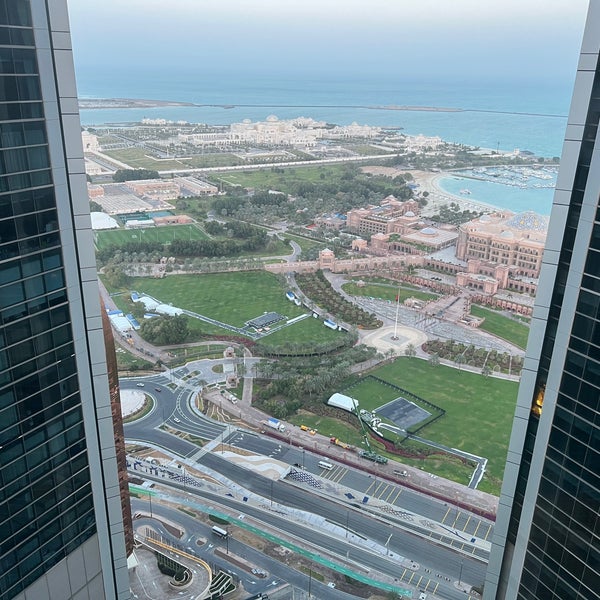 Photo taken at Conrad Abu Dhabi Etihad Towers by Huw L. on 2/19/2023