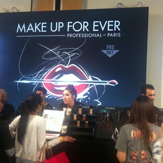 The makeup show Celebrating the ten years of art Learn#havefun#creat your look:)