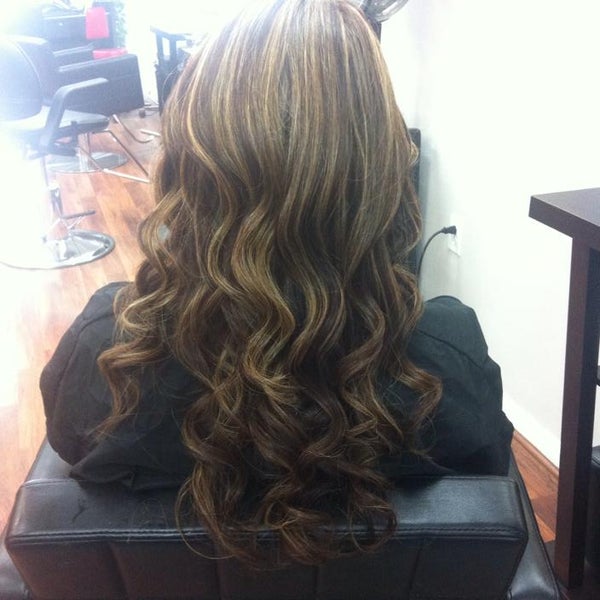 Check out our new technique of soft ombré ..Sombre Balayage on the top& ombré on the bottom