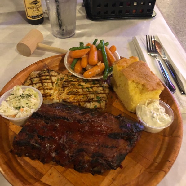 Photo taken at Rustic Inn Crabhouse by Kimberly F. on 6/3/2018